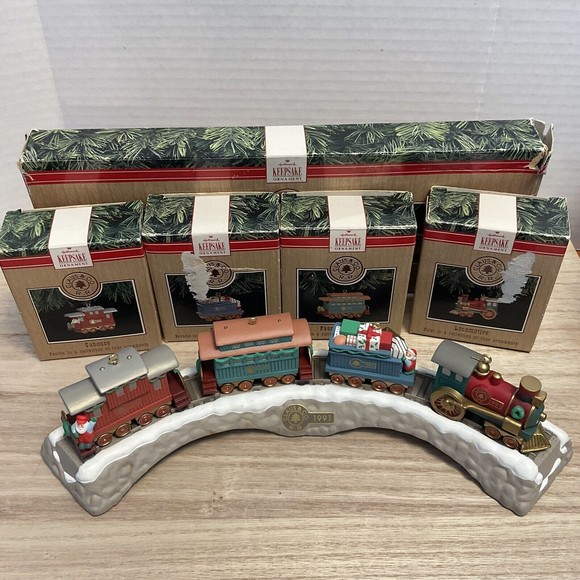 5 PC IN BOXES HALLMARK ORNAMENT TRAIN SET CLAUS & CO R.R. 1991 w Train Trestle - Picture 1 of 5